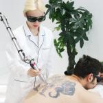 OEM ODM Custom Picosecond Laser Tattoo Removal Machine With 15 Inch Color Touch