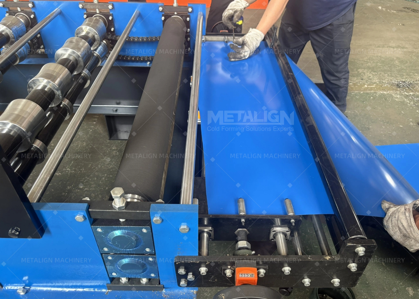 Chain Driven Roofing Roll Forming Machine with 18 Forming Stations and 5.5Kw Motor Power
