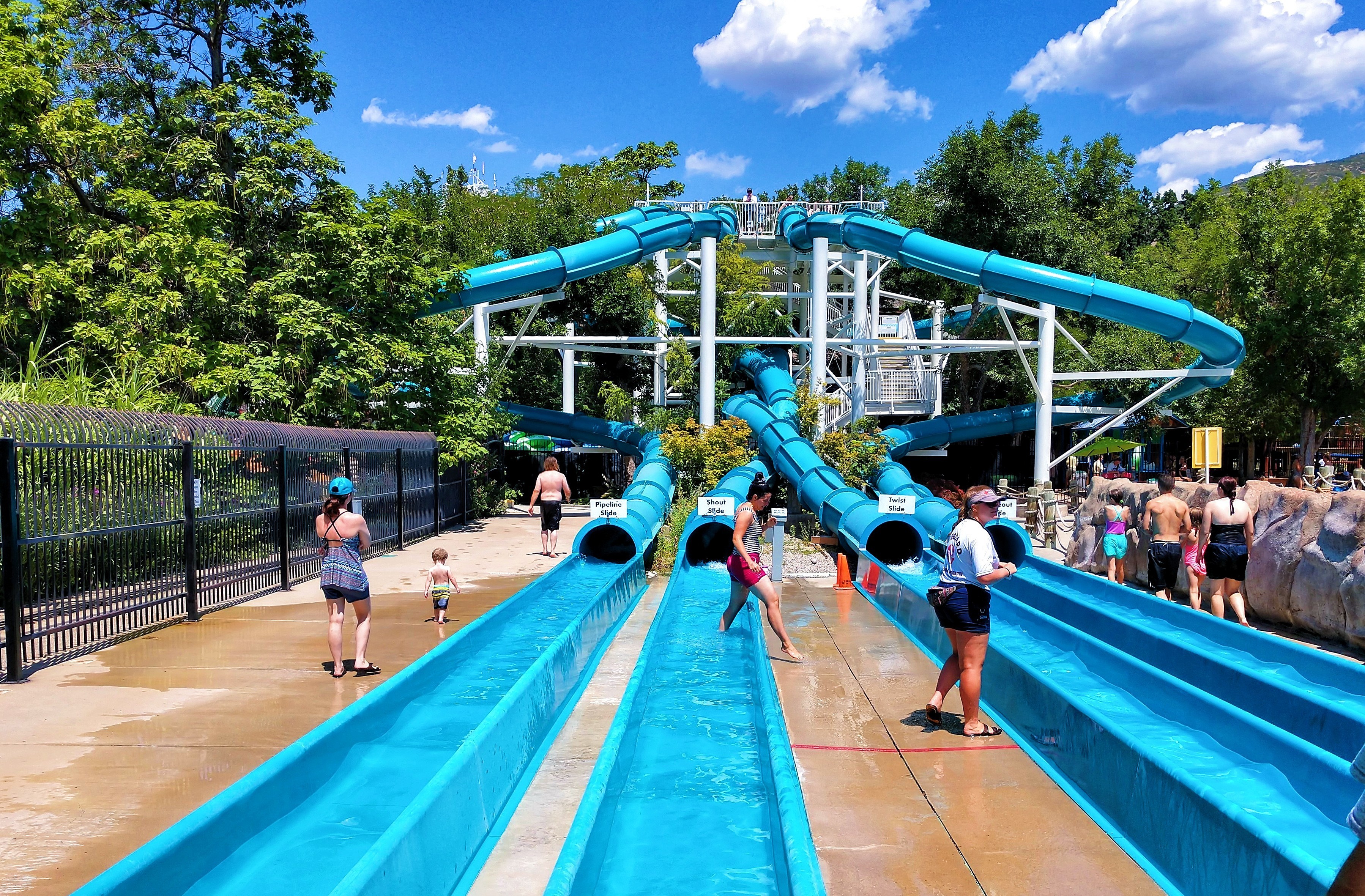 ODM Water Park Child Swimming Pool Play Area Aqua Theme Rides Tube Spiral Fiberglass Slide For Kids