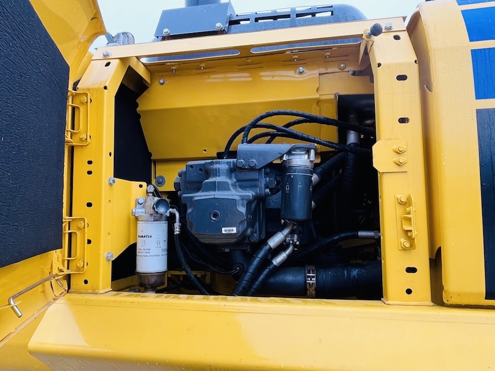 Used Komatsu PC220-8 Secondhand Crawer Excavator Backhoe 1 CBM Bucket Capacity Construction Machinery