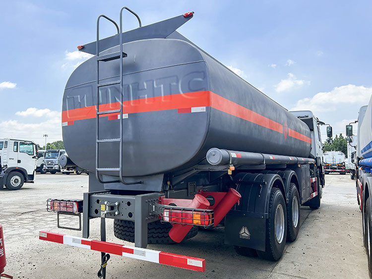 HOWO 371 HP 20000 Liters Heavy Fuel Tank Truck 6X4 Oil Tank Truck
