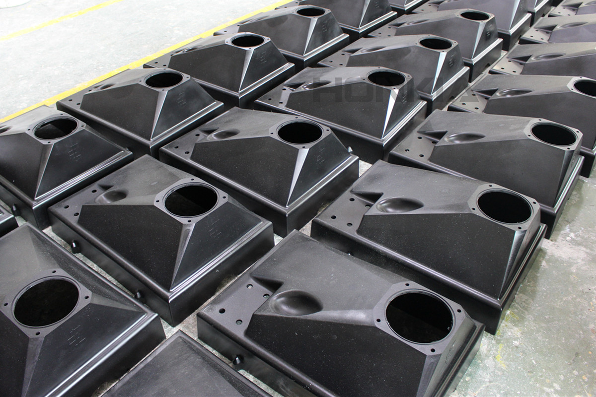 Industrial RIM Reaction Injection Molding Plastic Enclosure Parts Deburring Surface Finish