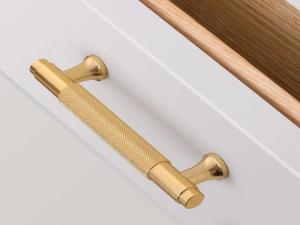 Wholesale Sweden Stylish kitchen cabin pulls and handles Knurled Handle Brushed Brass Aluminum Door pulls from china suppliers