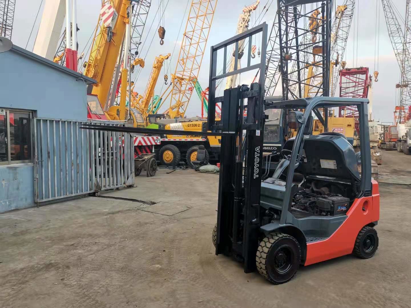 4Y Engine Natural Gas Toyota 8FD15 Used All Terrain Forklift