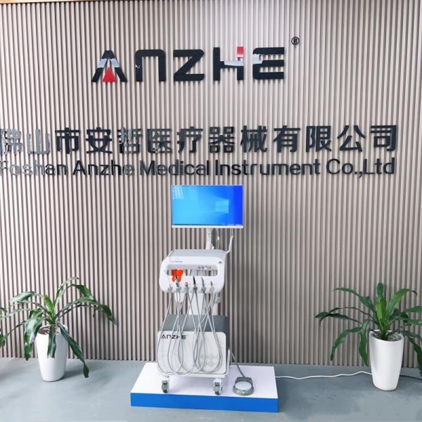 Mobile Dental Clinic Dental Treatment Equipment 550W Mobile Dental Operation