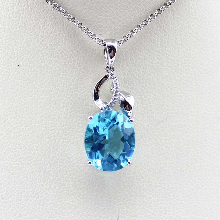 925 Silver 9mmx11mm Oval Blue Topaz Cubic Zirconia Pendant (PSJ0429)