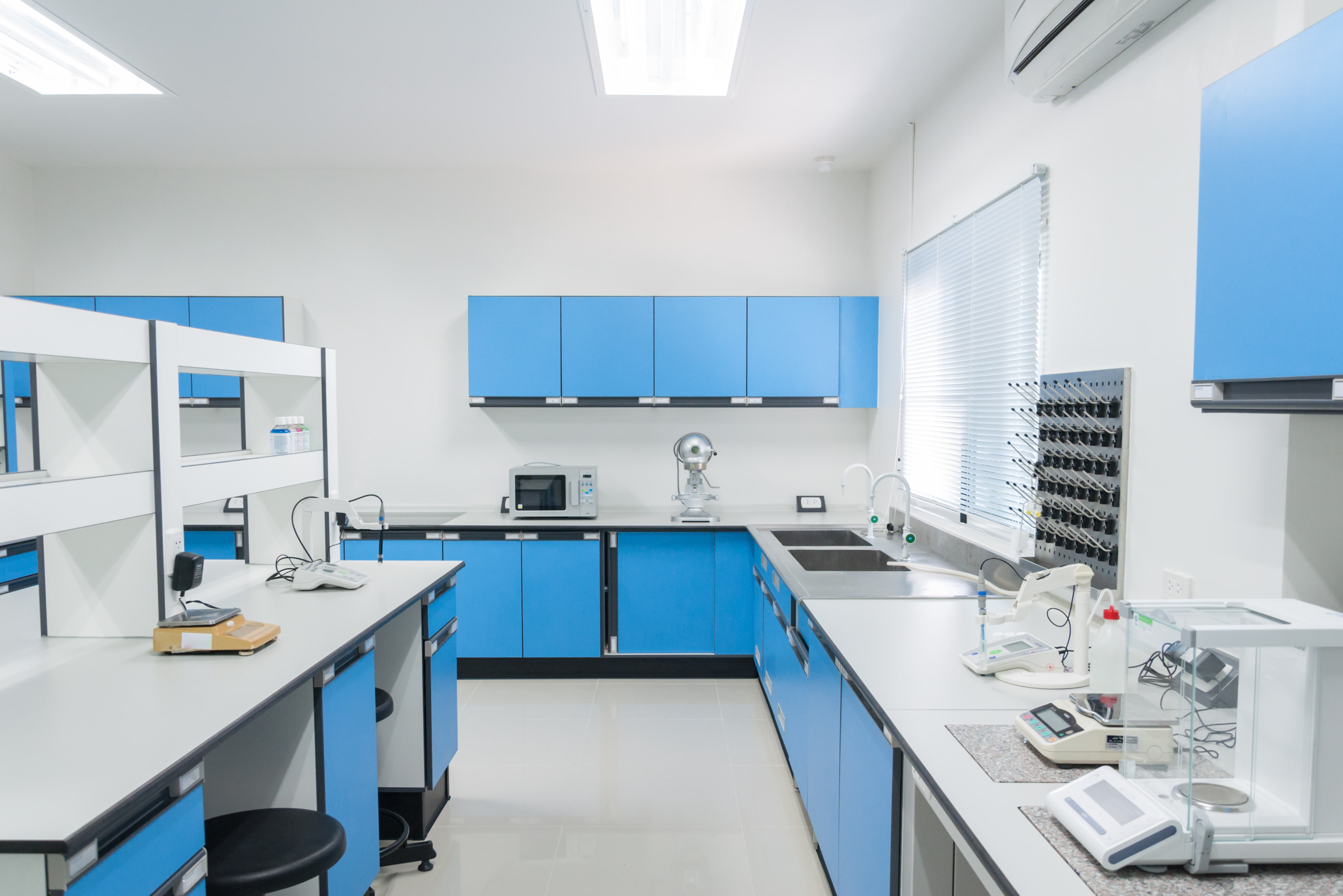 Long-Lasting Anti-Tracking & UV Protection Epoxy for CT/PT Units Premium Electrical Sealant for Adhesives & CT/PT Units