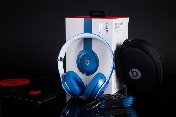 2016 Newest Beats Solo2 Over-The-Ear Luxe Edition Blue Headphones with seal box