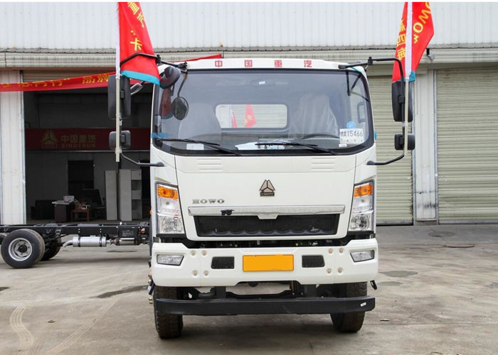Small Goods Transporting Light Duty Trucks Two Sits Single Berth With A / C