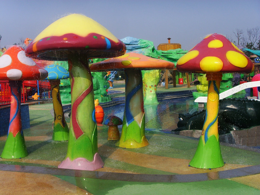 Customized Fiberglass / PVC Spray Mushroom Waterpark Equipment For Kids Games
