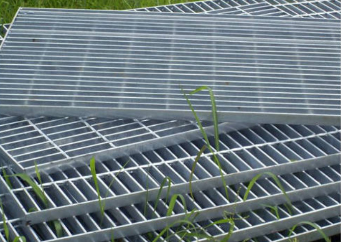 Sturdy 2-12mm Galvanized Steel Walkway Grating Stair Treads Trench Drainage Cover
