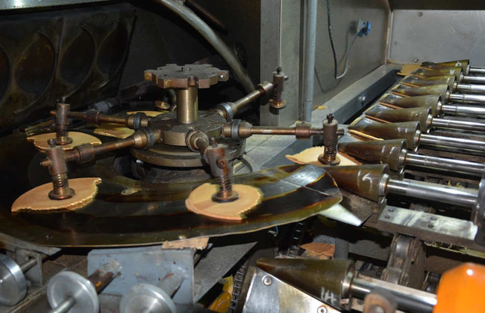 Automatic Ice Cream Cone Production Line With Horizontal Rolling System