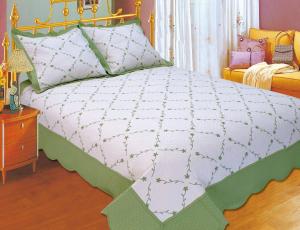 Wholesale Plain Color Floral Bedding Sets Silky Soft Touch For Home And Hotel from china suppliers