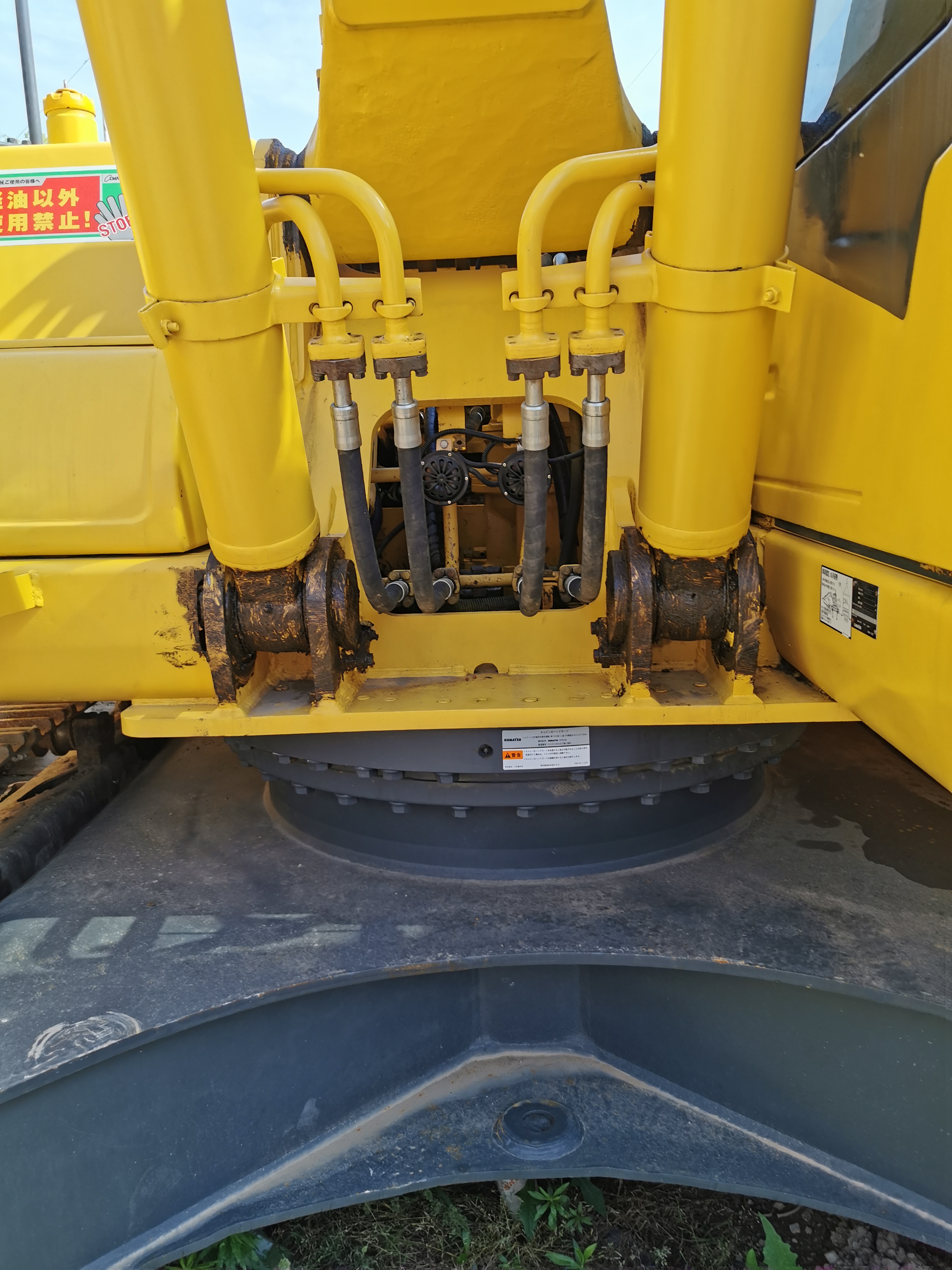 Low Working Hours Used Komatsu PC220 Crawler Excavator with Original Hydraulic Valve