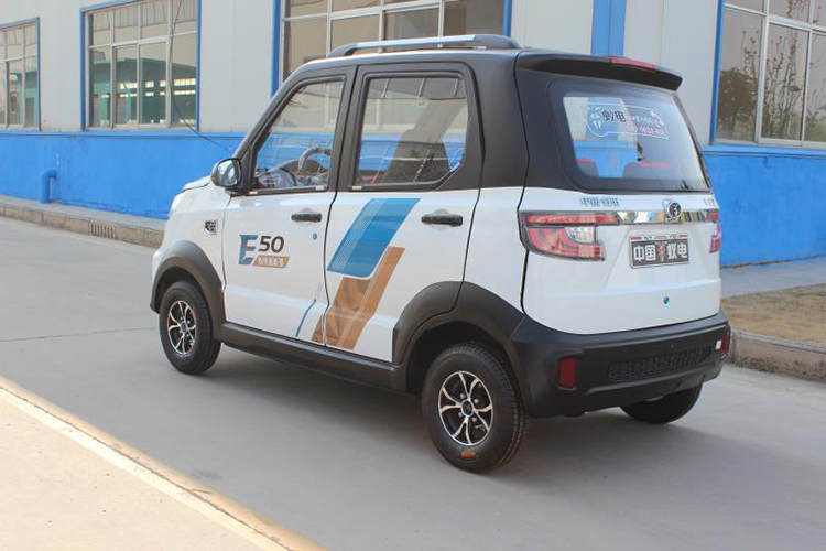 4 Seats Electric Car Niudian X7 Fast Charging 60V3000W Motor Power 55/70R12 Tire Size