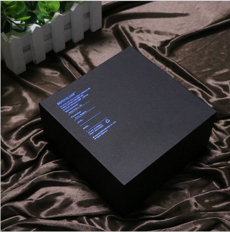 Customized black matte hot foil logo packaging boxes base and lid box wholesale