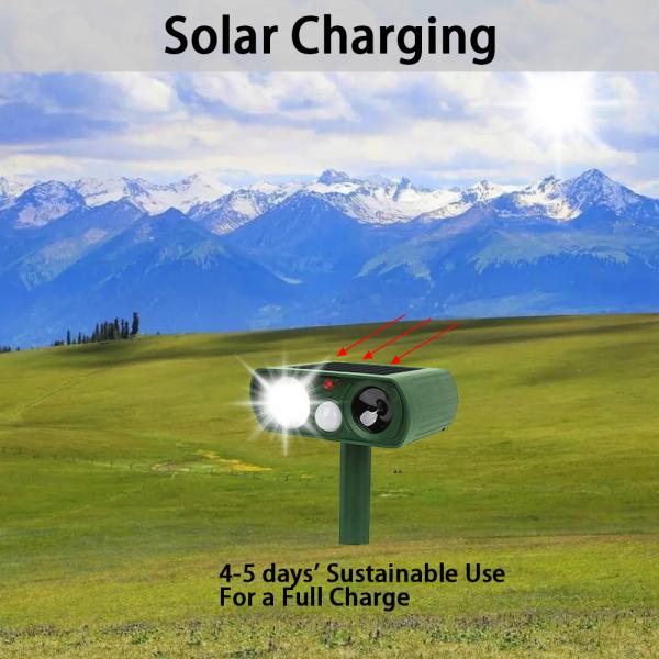 Outdoor Solar Powered Waterproof Animal Repeller Shocked Repeller for Animal Control