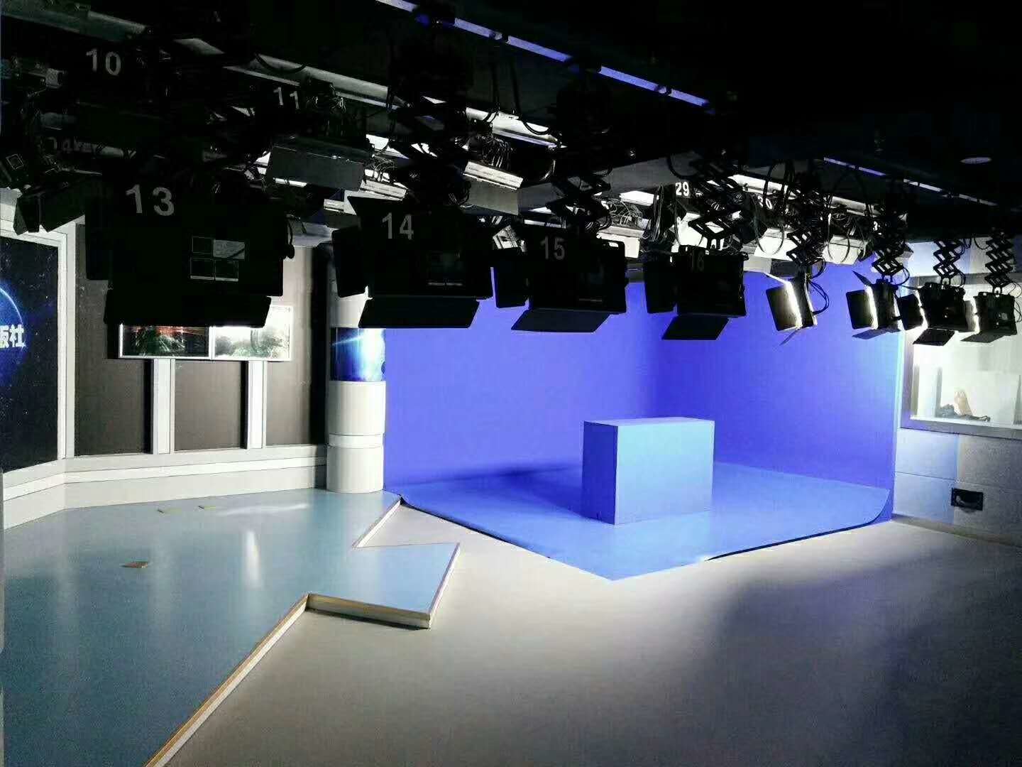 300W RGBW LED Panel Studio Light with Barndoor Adjustable Temp DMX/RDM Control