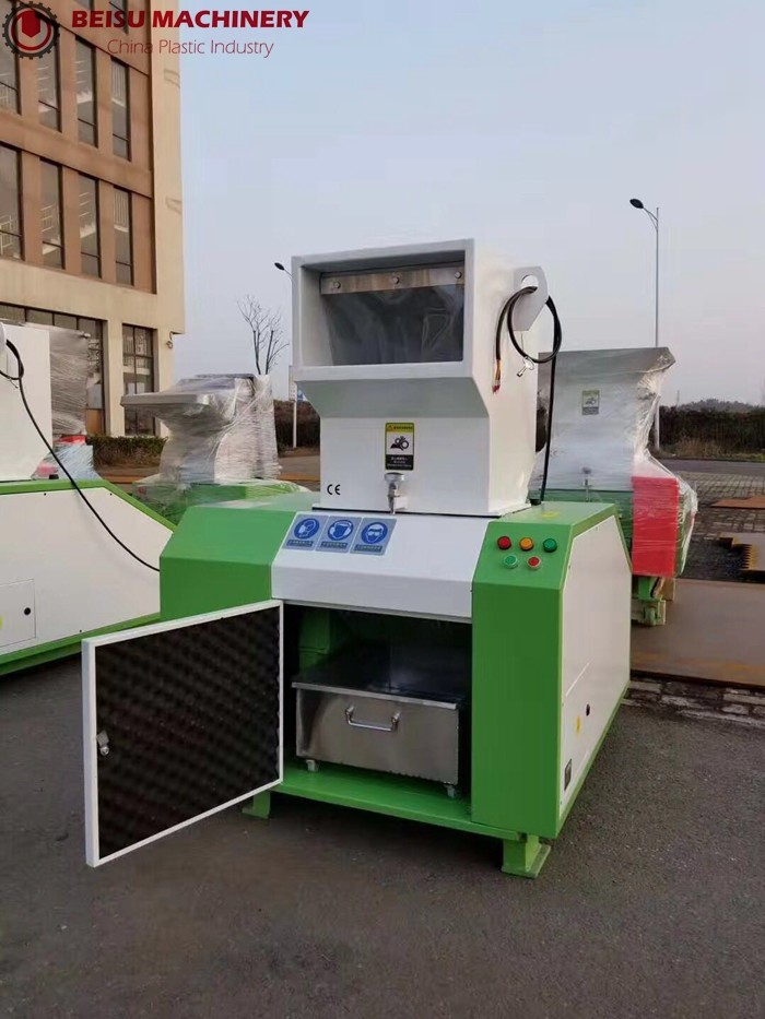 Custom Screen Mesh Plastic Auxiliary Machine PVC / PE Pipe Crushing Grinding Machine
