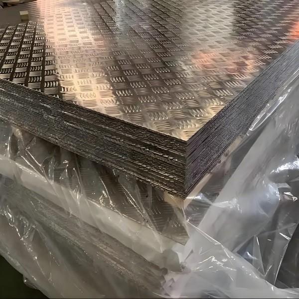 3003 5052 Bright Finish Aluminum Diamond Plate with 5 Bars Patterns 96 Inches