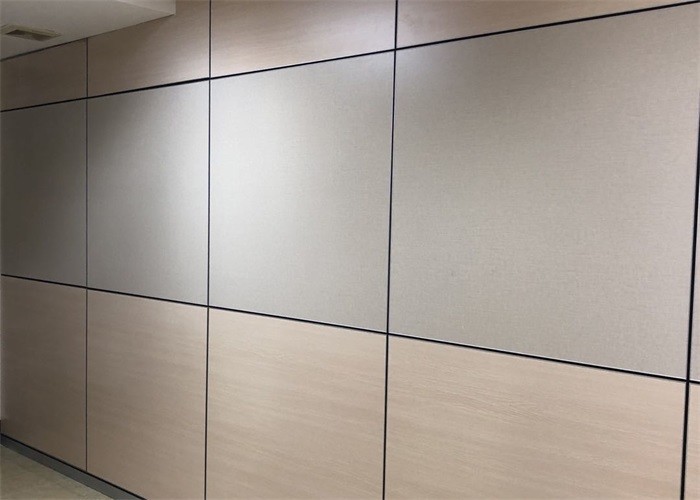 OEM ODM Office Wooden Partitions Demountable For Public Working Area