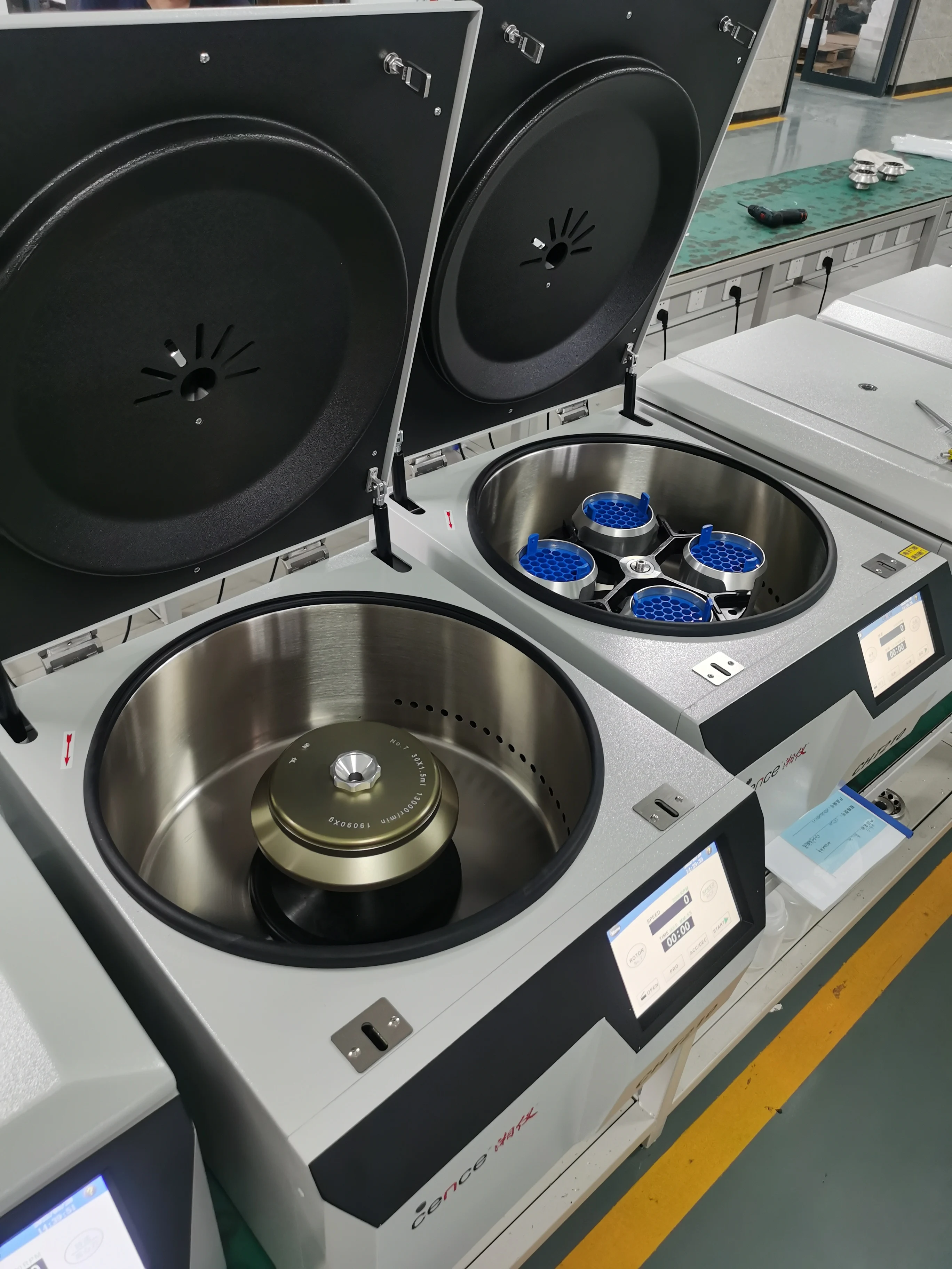 High speed centrifuge CHT210 with 4x750ml swing rotor separating 36 50ml conical tubes 88 15ml conical tubes168 7ml vacutainers