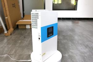Wholesale Off Grid Mppt Solar Charger Inverter 220v 3500w High Frequency Sine Wave Inverter from china suppliers