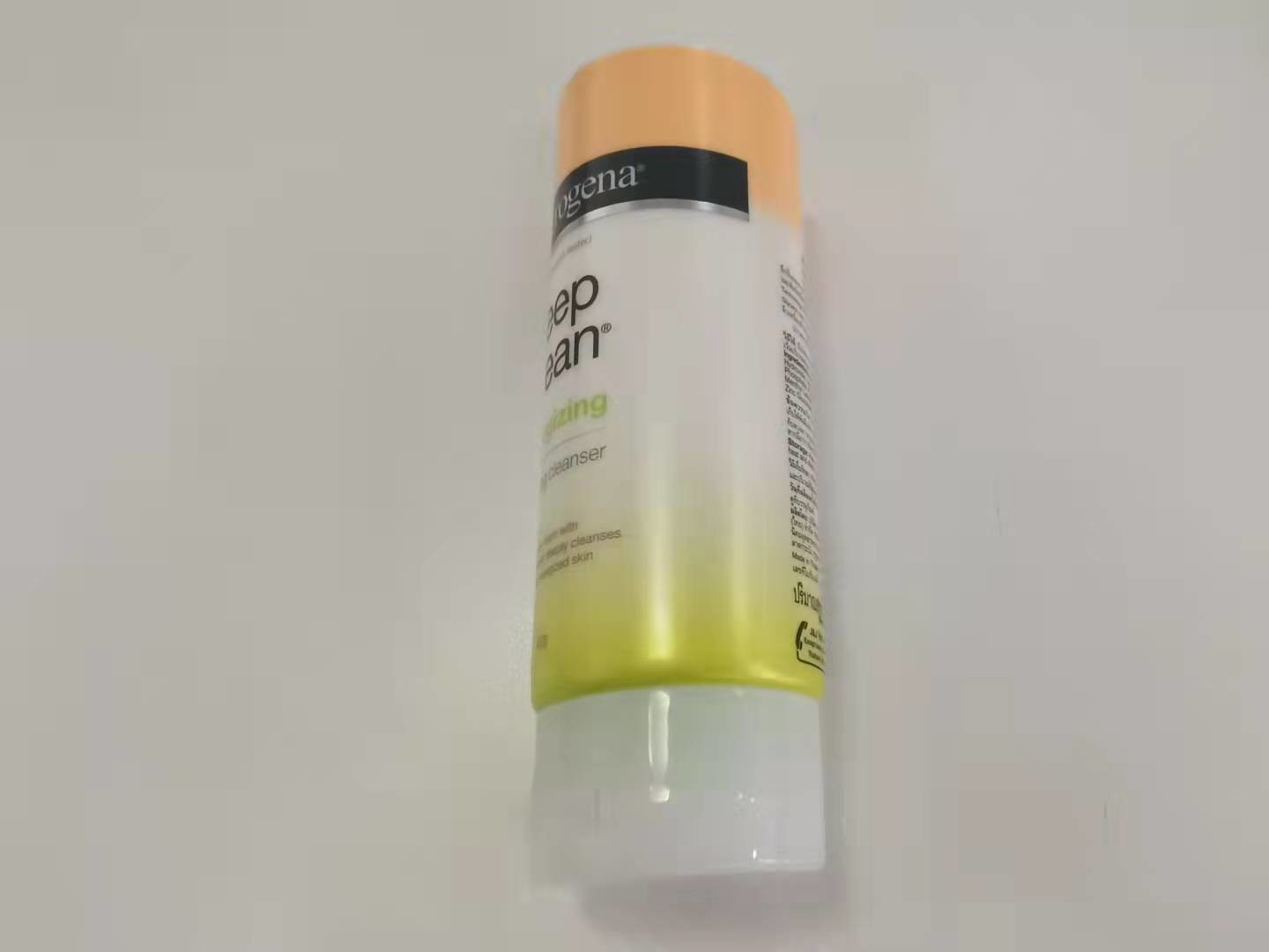 Offset Printing Matte Coating 40g Apt Tube Round Dia 40*101.6mm Flip Top Cap