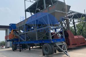 Wholesale Height 3800mm 2400L Mobile Concrete Batching Plant from china suppliers