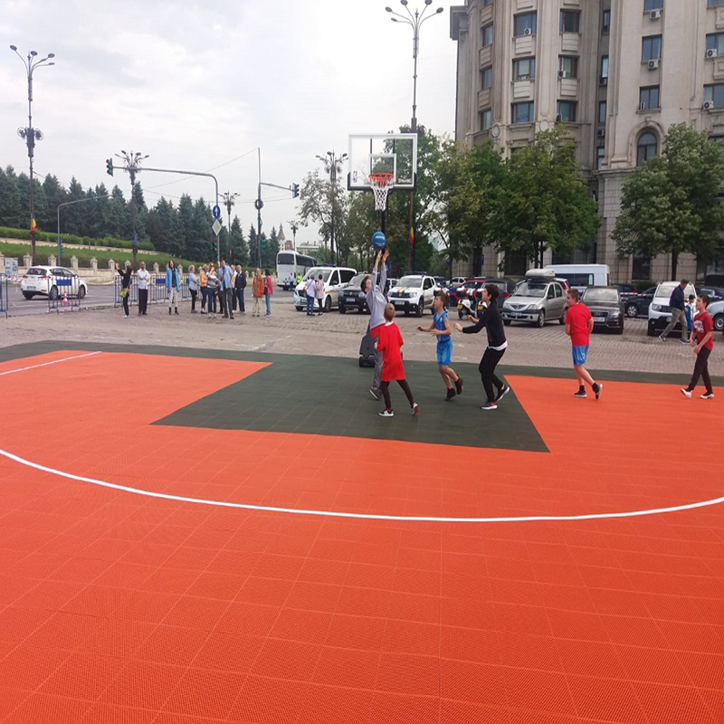 2022 America outdoor and indoor basketball court tiles and plastic interlocking tiles