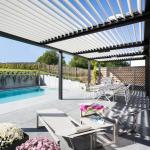 10'×10' Outdoor Louvered Pergola With Adjustable Aluminum Roof And Curtains