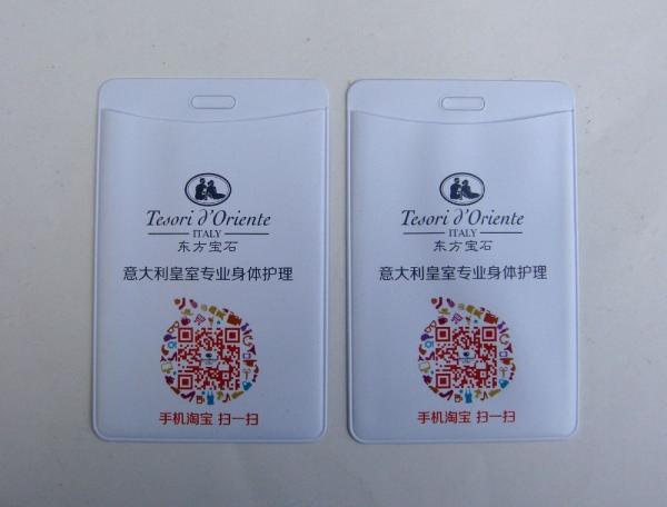 Fashional Employee Cute Retractable Badge Holder With Logo Customized , Pantone