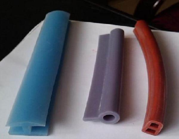 No Taste Red / Blue Silicone Tubing , Environmental Friendly Rubber Medical