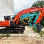 Hitachi ZX210-3 Used Crawler Excavator 0.9m3 Bucket Capacity 122kw 400L Fuel