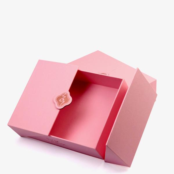Quality Unique pink magnetic Gift Box with Custom Design packaging for cosmetics products for sale