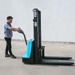 DC Electric Lift Pallet Stacker , Battery Powered Pallet Stacker 1200kg capacity