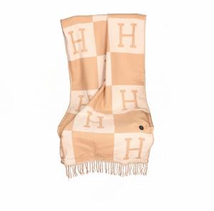 Wholesale DC 12V 20W Type C Fast warming shawl (scarf) beautiful design and comfortable touch from china suppliers