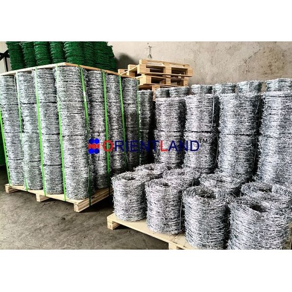 2.0mm Double Twist Barbed Wire 200m Barbed Wire Fencing 5inch Barb Spacing