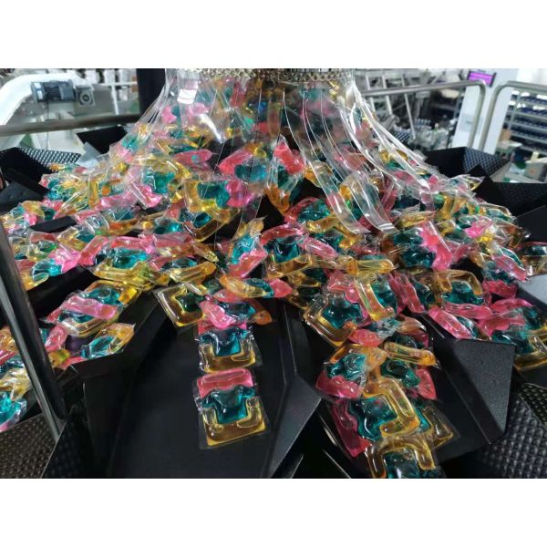 Plastic Can Filling Packaging Machine For Laundry Pods Counting