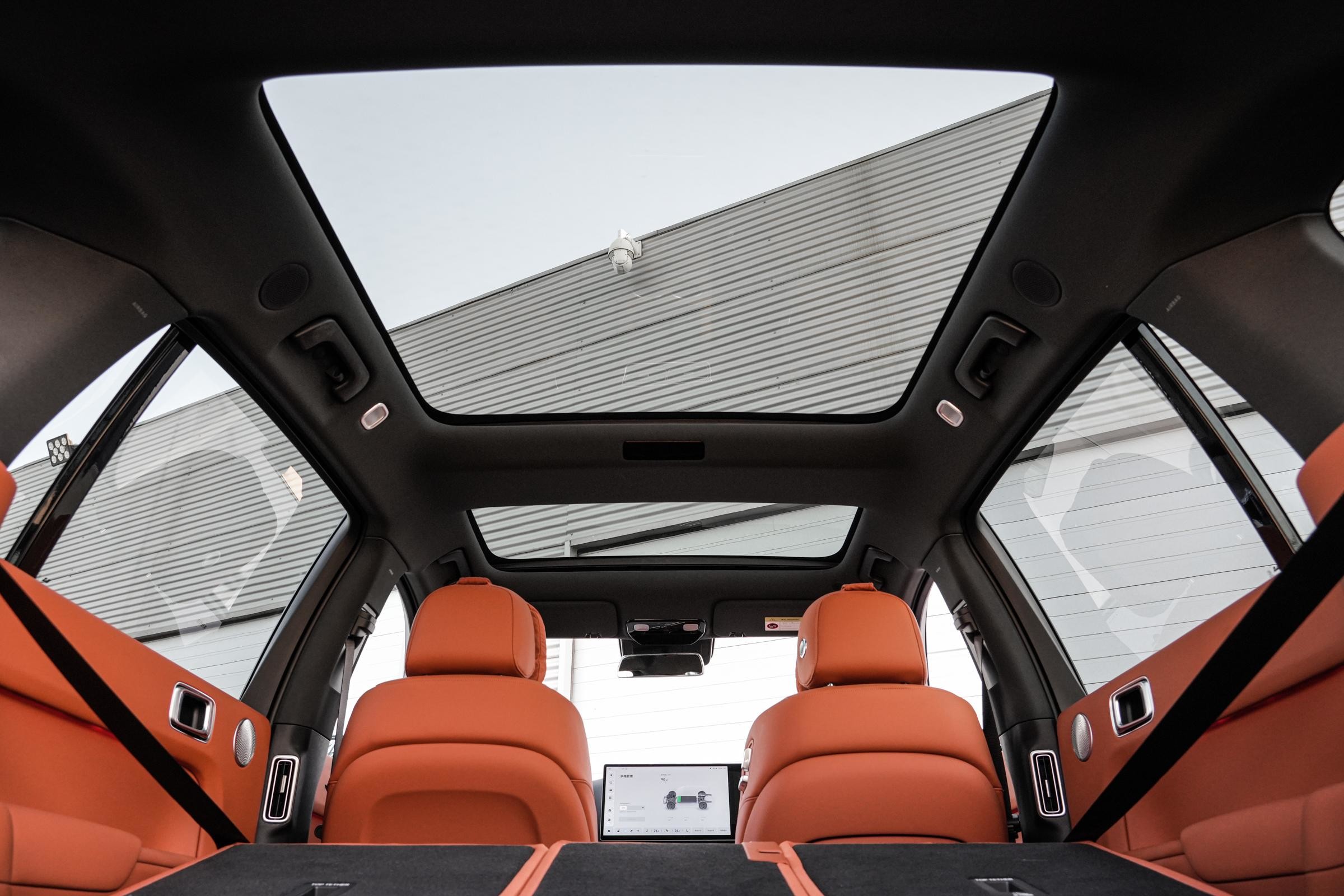 LEADING IDEAL L7 Chinese EV Cars Hybrid Ultra Luxury SUV 210KM