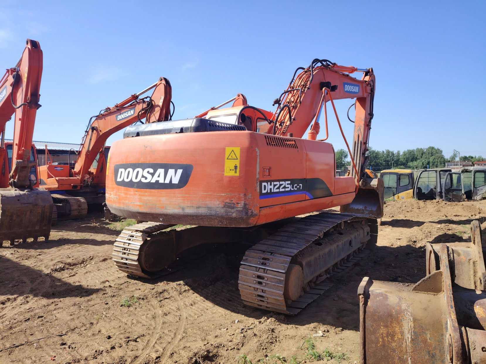 22 Tons New Arrive Used Doosan DH225LC-7 Excavators 1.28m3 Hydraulic Crawler Digger