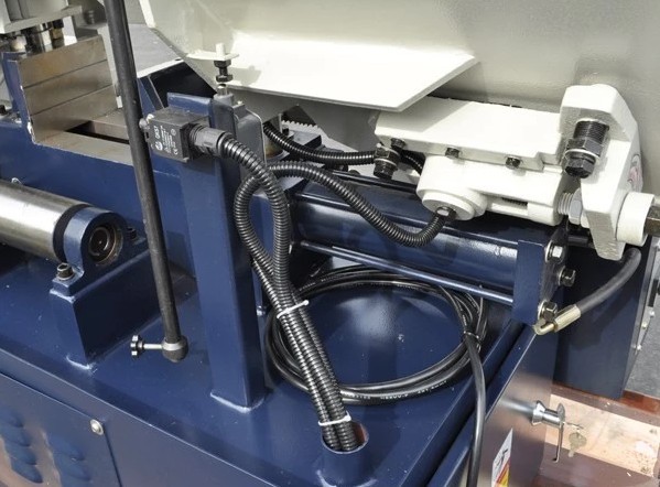 CE ISO certificate hydraulic GH4228 Double Column Horizontal Metal Band Saw Machine for sale