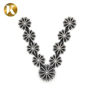 Wholesale Custom V Shape Decorative Shoe Clips 110mm*95mm Zinc Alloy Material from china suppliers