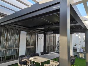 Wholesale Bioclimatic Outdoor Motorized Louvered Pergola Aluminum Waterproof Awning 4 X 4m from china suppliers