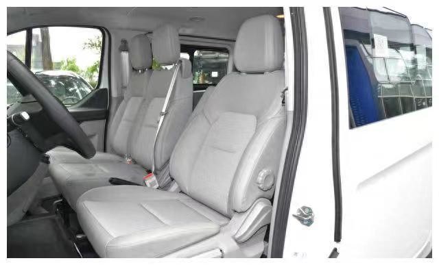 White Ford Transit 9 Seater Diesel Ford Transit 9 Passenger Van