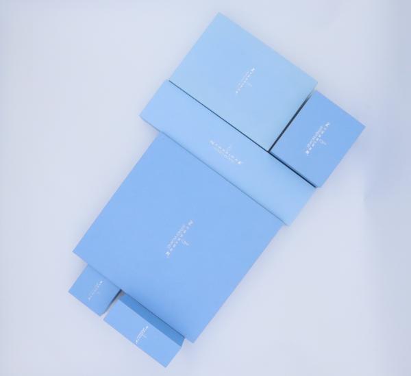 Coated Paper wrap greyboard Luxury Packaging Boxes Rigid With Velvet Inner Tray