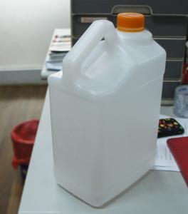 Wholesale 5L Lubricants container HDPE blow molding machine with defleshing system from china suppliers
