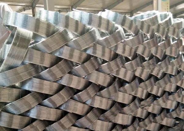 CBT-65 Concertina Razor Barbed Wire 304SS Ribbon Helical Fence 800mm Diameter