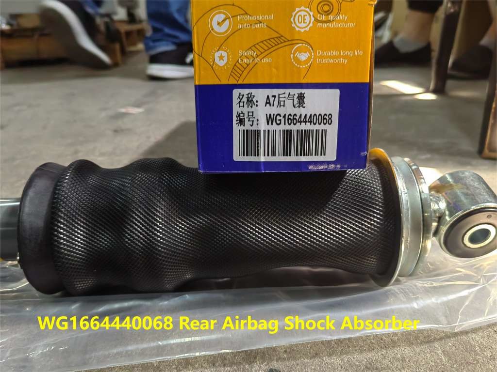 WG1664440068 Rear Airbag Shock Absorber HOWO Truck Parts A7