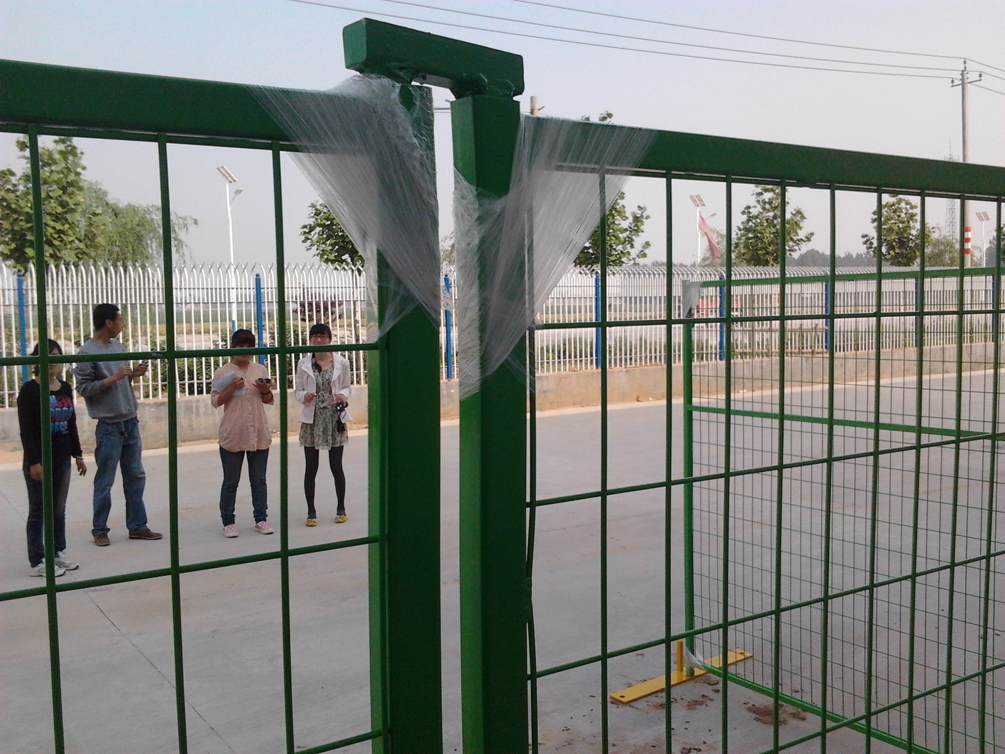 H6’/1830mm*W9.5’/2900mm weld infill mesh2"*4"*9ga/3.60mm temporary construction fence panels powder coated blue